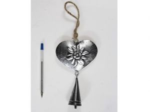 Šedostříbrné srdce s protěží, zvonek 16cm